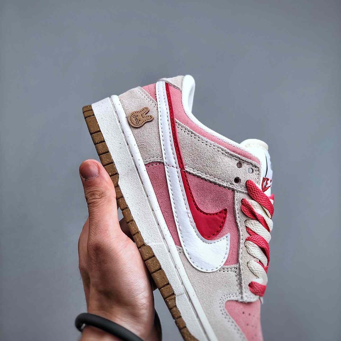 Nike Dunk Low SE Sneaker        DO9457-117 - DesignerGu