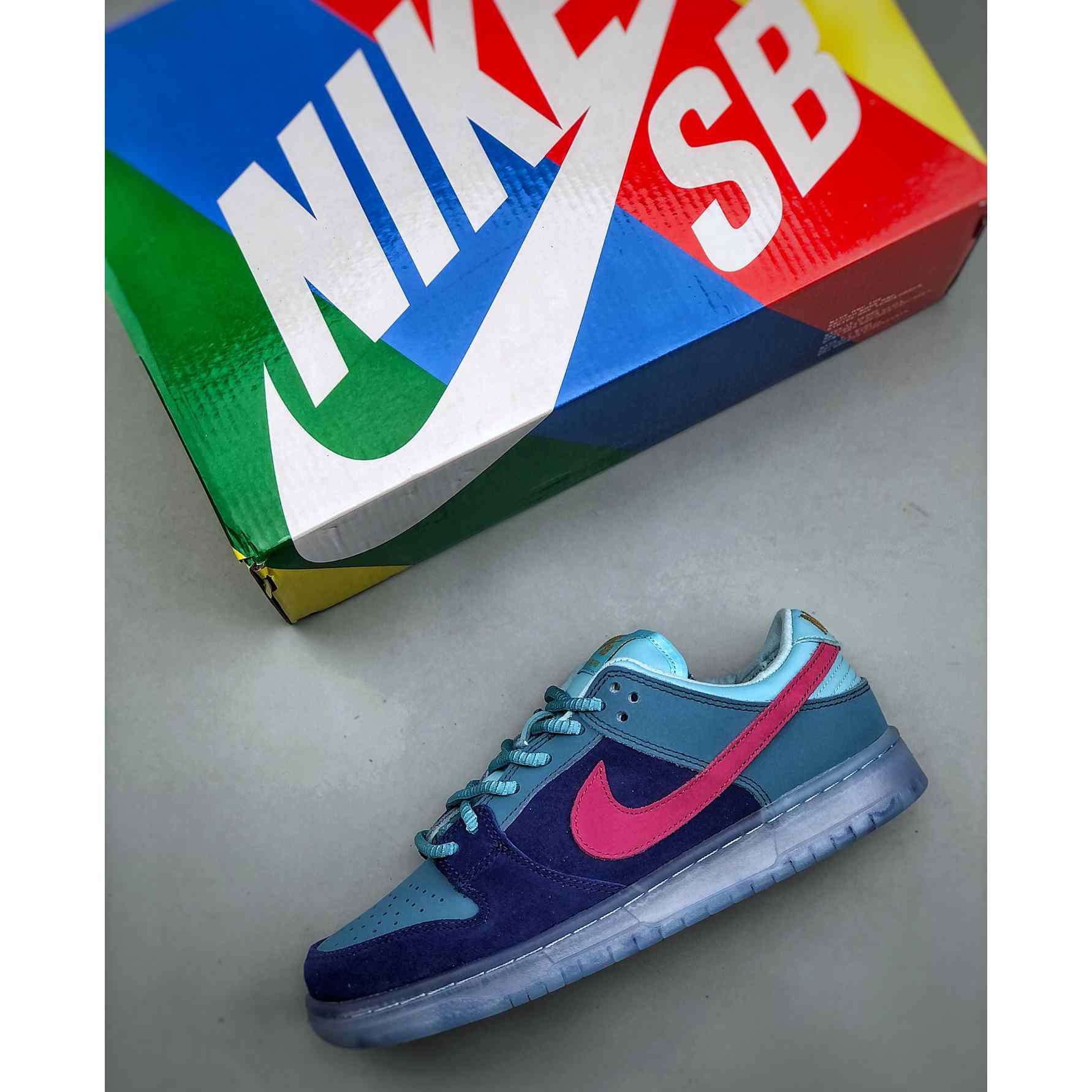 Run The Jewels x Nike SB Dunk Low Sneakers       DO9404-400 - DesignerGu