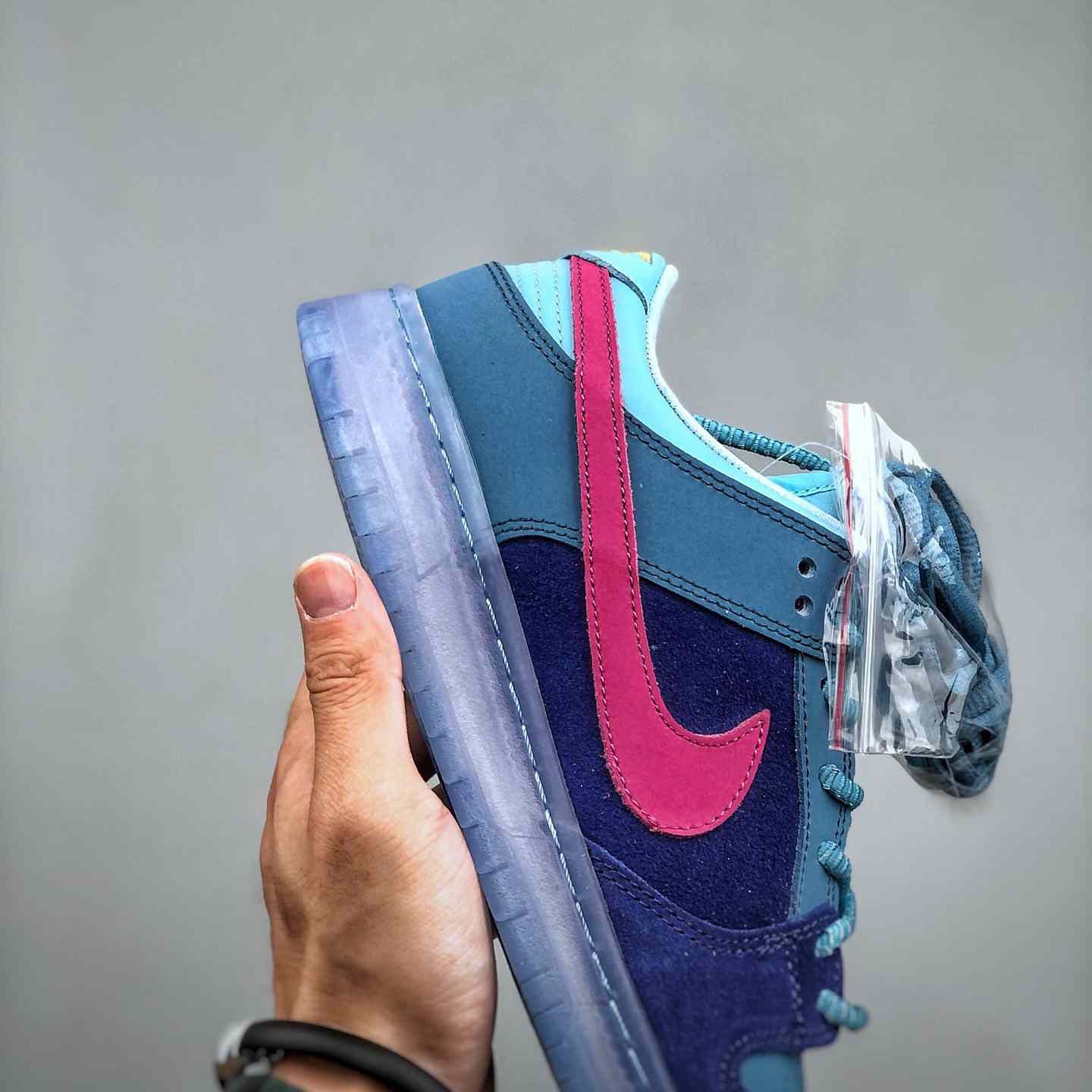 Run The Jewels x Nike SB Dunk Low Sneakers       DO9404-400 - DesignerGu