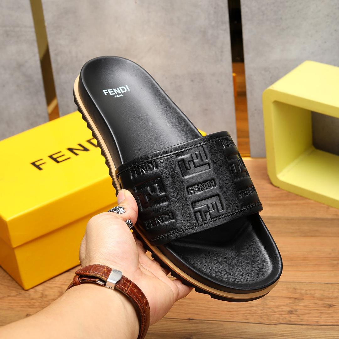 Fendi Black Slides - DesignerGu