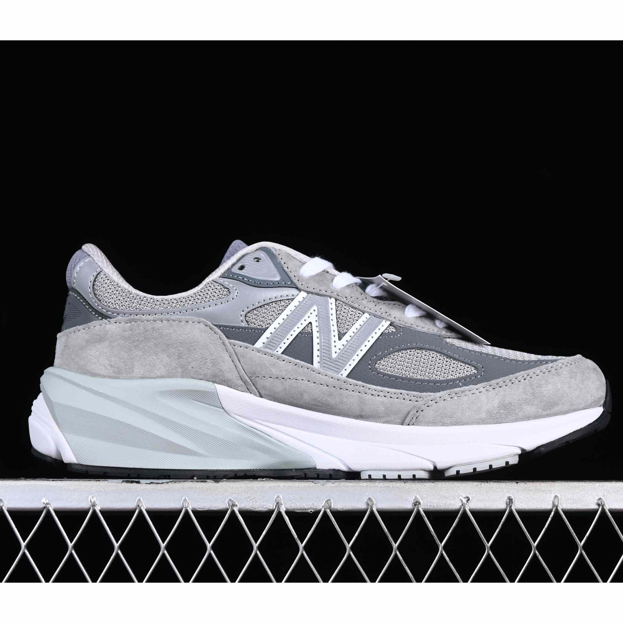 New Balance Made In USA M990  Sneaker  - DesignerGu