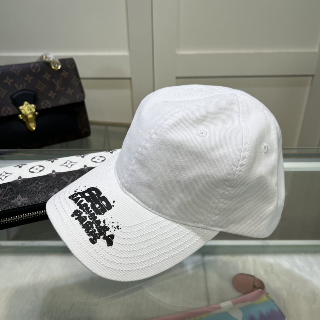 Balenciaga Hand Drawn BB Icon Cap In White - DesignerGu