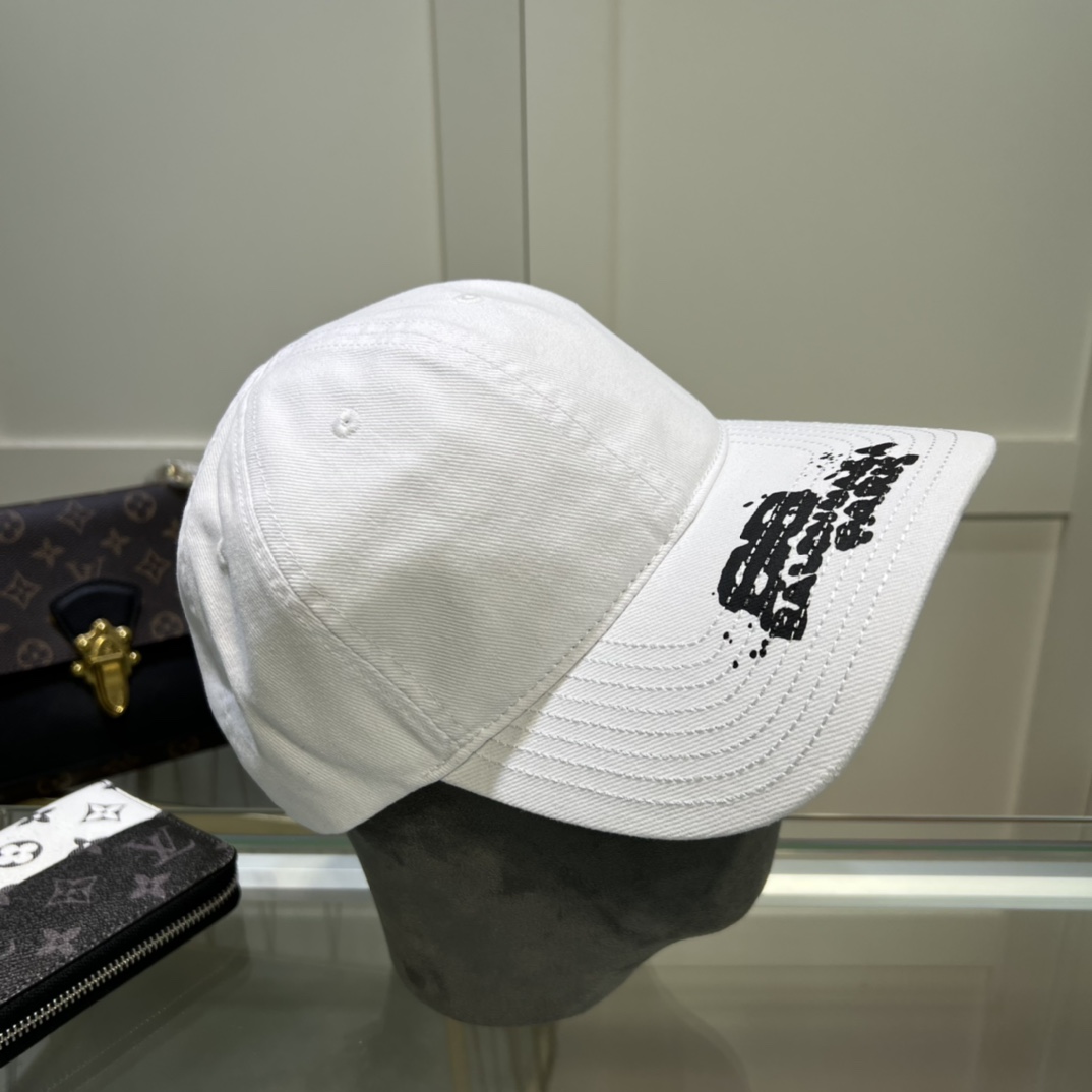 Balenciaga Hand Drawn BB Icon Cap In White - DesignerGu