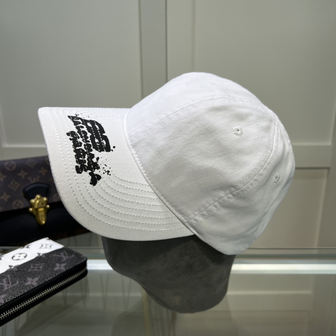 Balenciaga Hand Drawn BB Icon Cap In White - DesignerGu