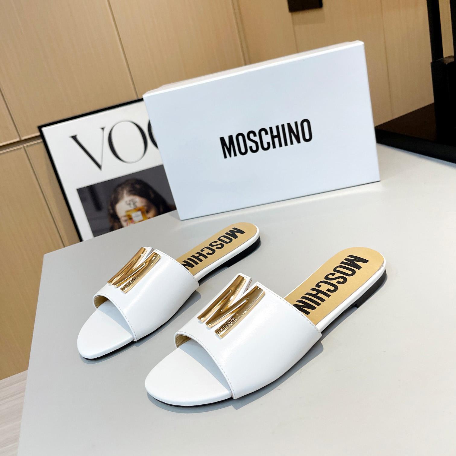 Moschino M Plaque Sandals - DesignerGu