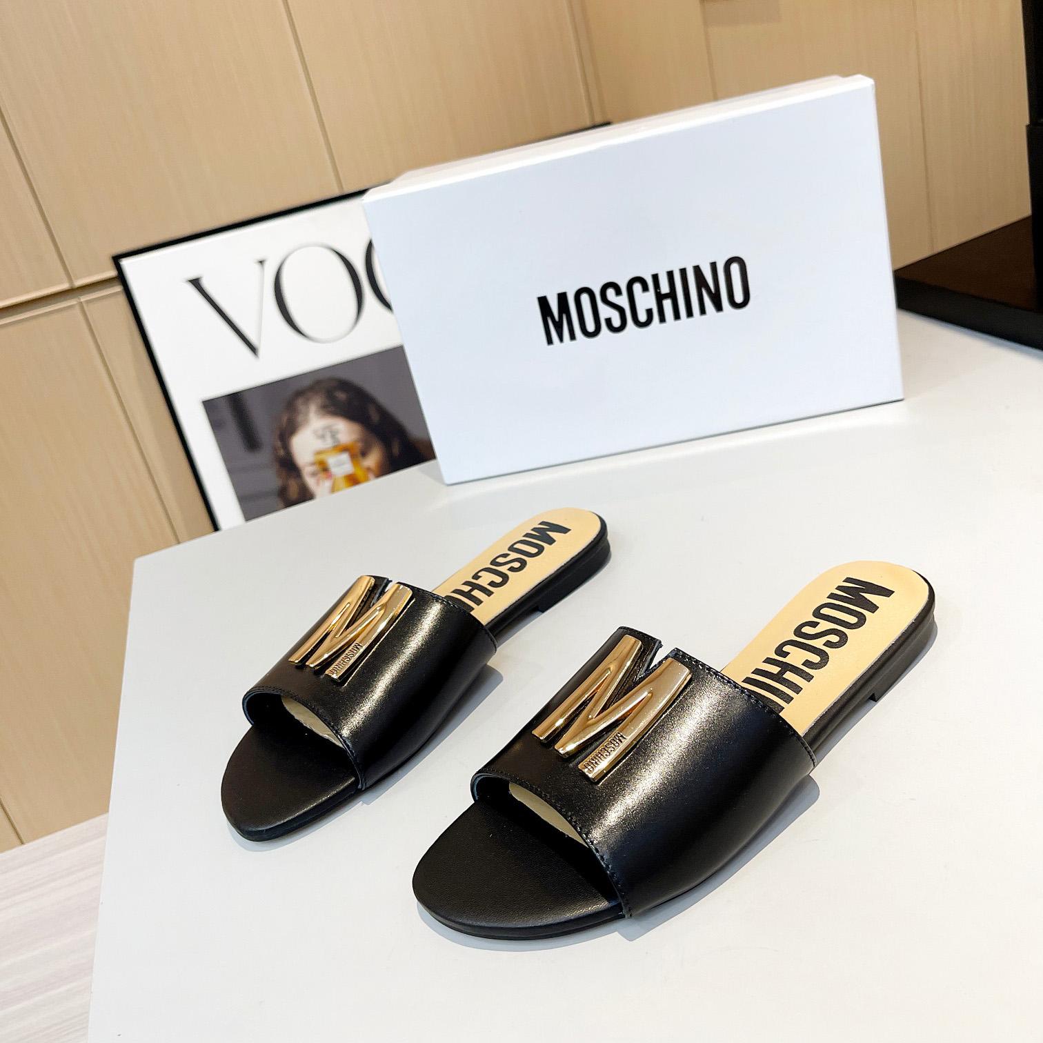 Moschino M Plaque Sandals - DesignerGu