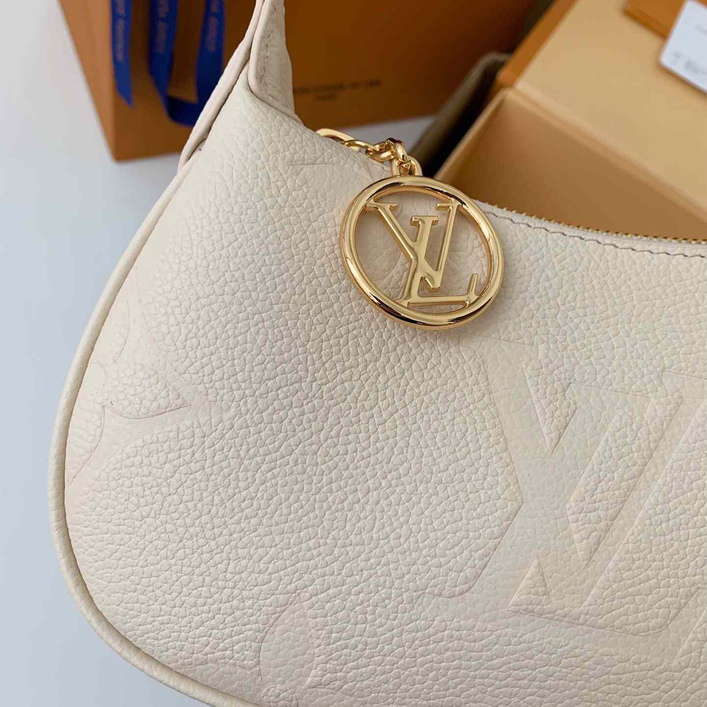 Louis Vuitton Mini Moon Monogram Empreinte (20.5*11*5cm)     M82519 - DesignerGu