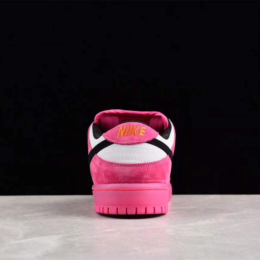 Nike SB Dunk Low Sneakers      FD2631-600 - DesignerGu