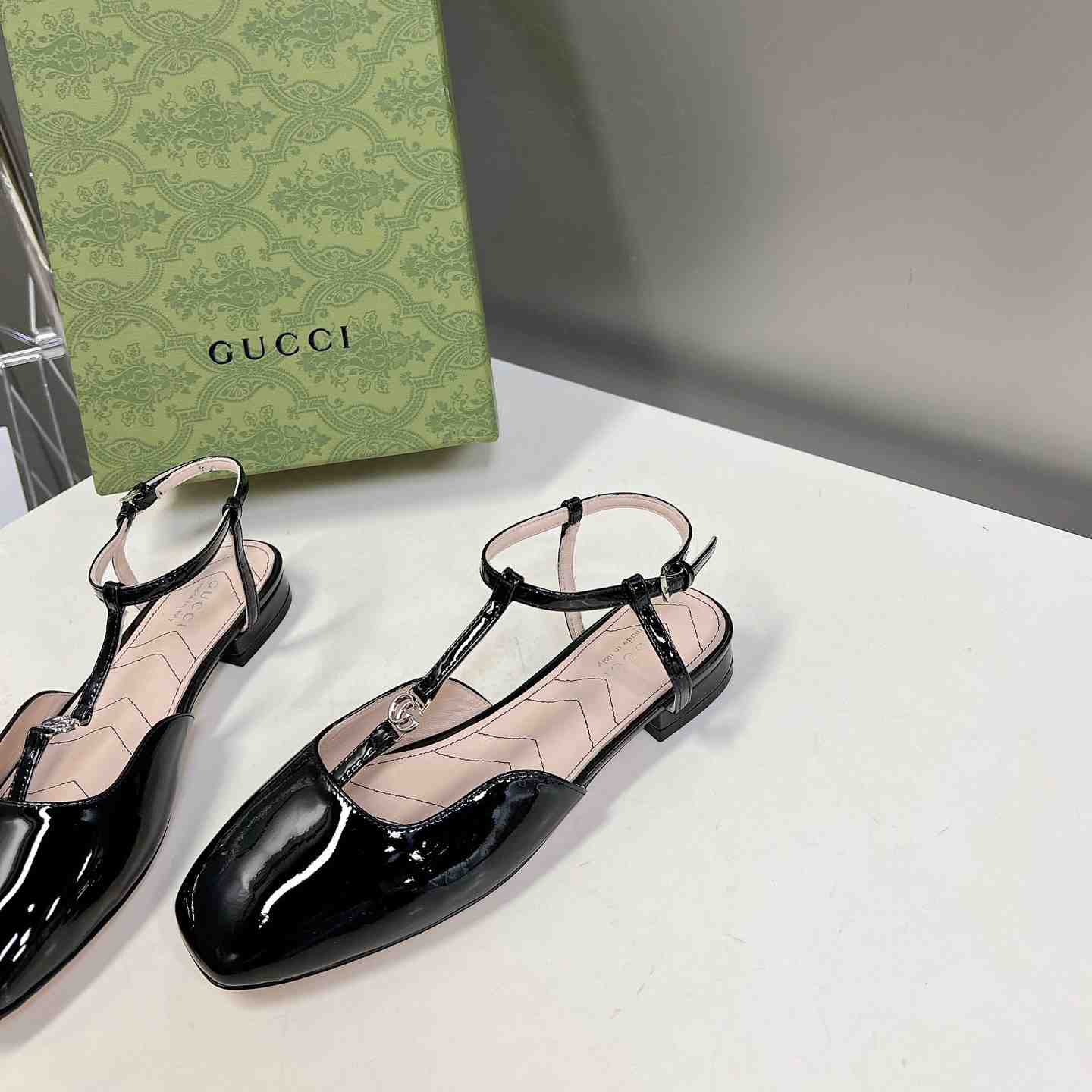 Gucci Women's Double G Ballet Flat - DesignerGu