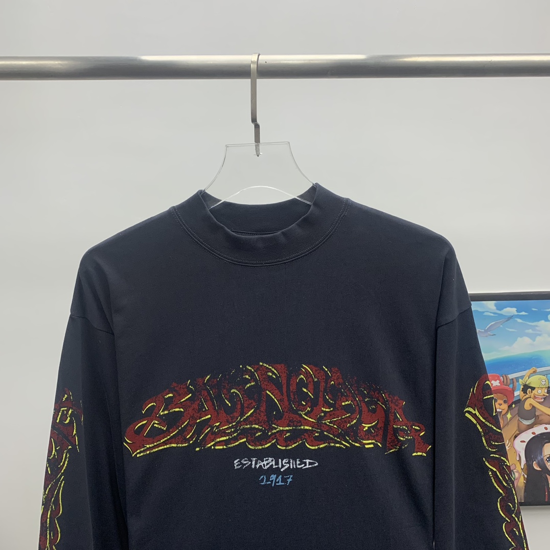 Balenciaga  Long Sleeve T-Shirt Oversized In Black - DesignerGu