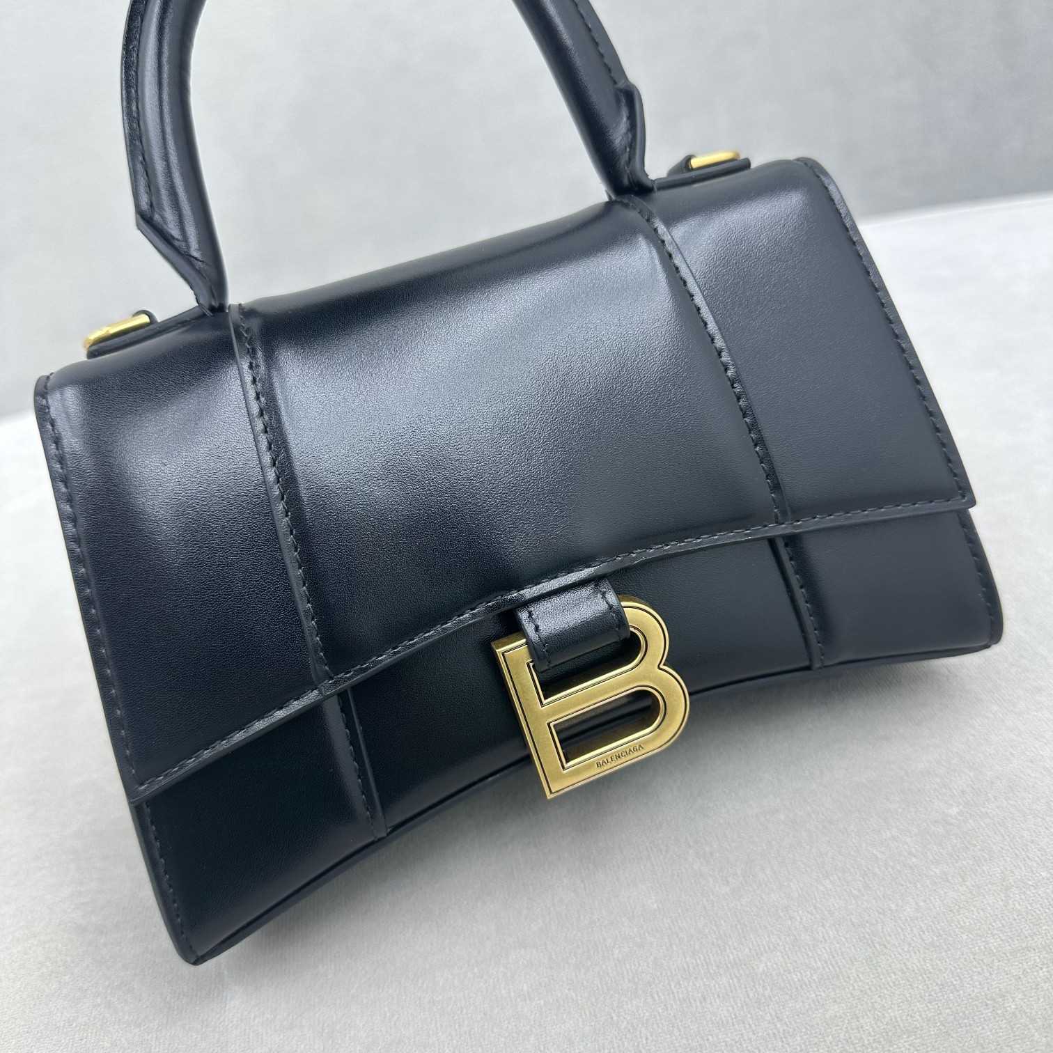 Balenciaga Hourglass Small Handbag In Black (19x8x21cm) - DesignerGu