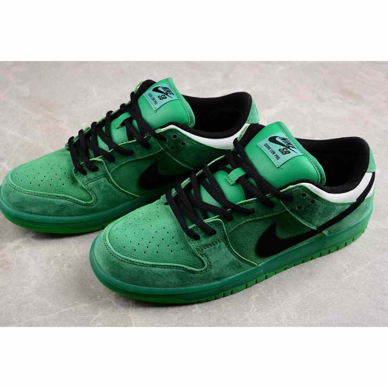 Nike SB Dunk Low Sneakers     FZ8320-400 - DesignerGu