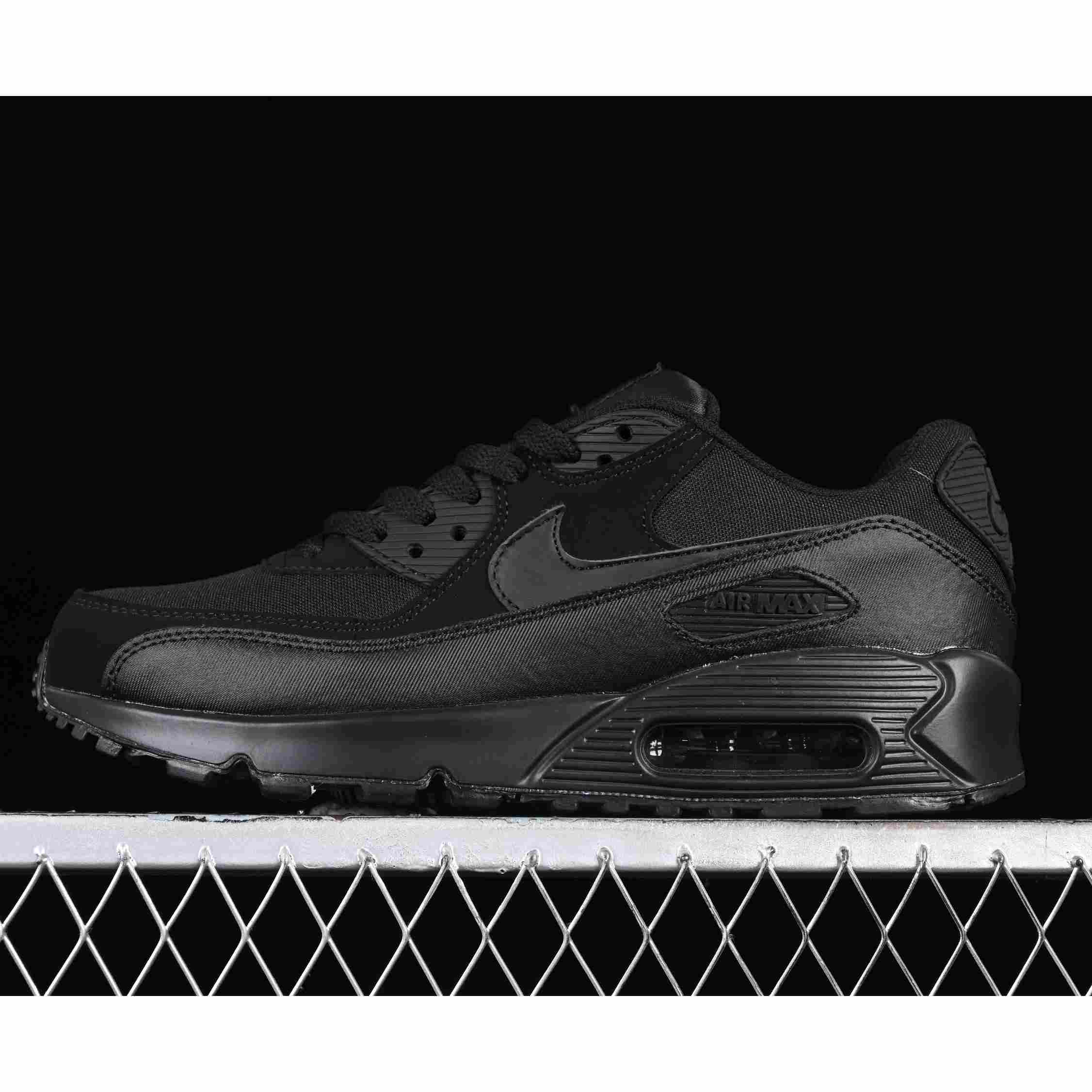 Nike Air Max 90 Sneakers     537384-090 - DesignerGu