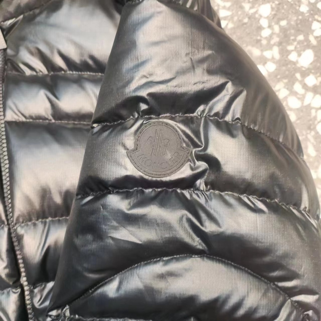 Moncler Narlay Short Down Jacket - DesignerGu