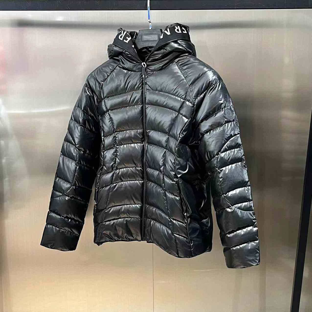 Moncler Narlay Short Down Jacket - DesignerGu