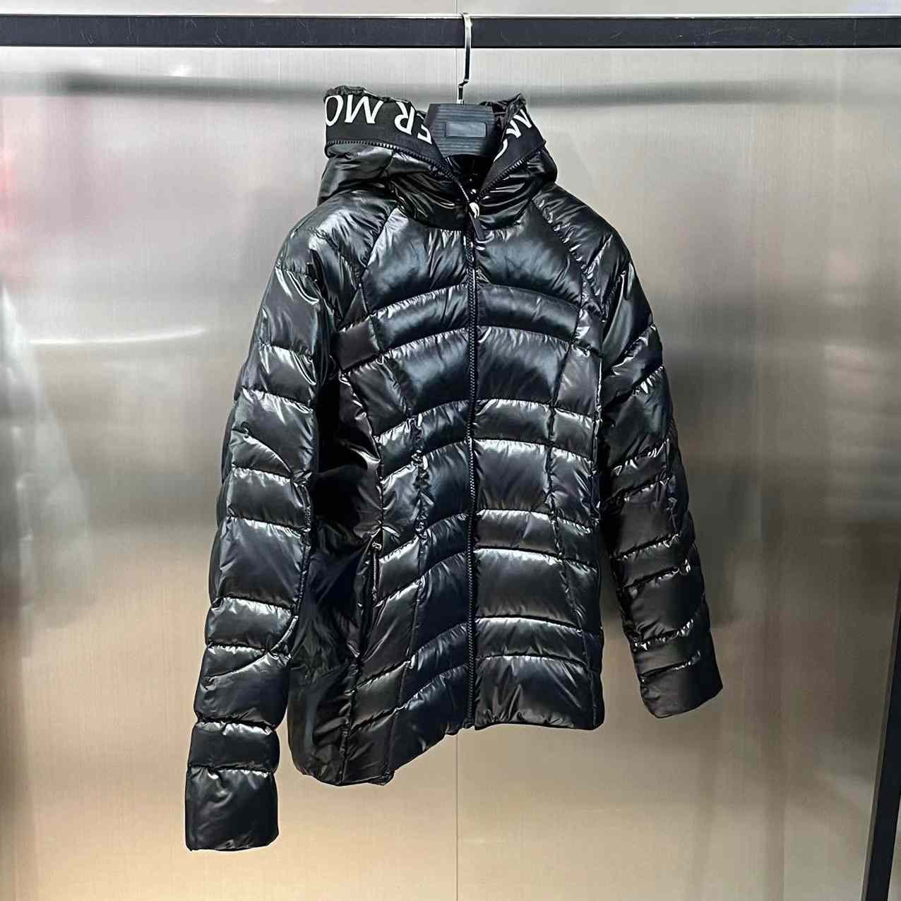 Moncler Narlay Short Down Jacket - DesignerGu