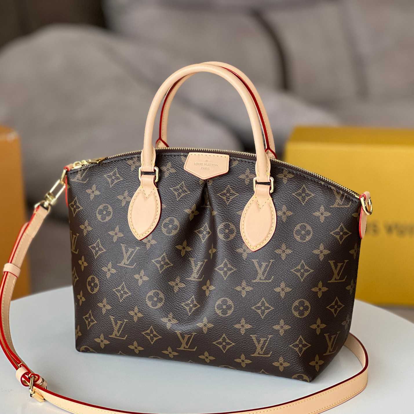 Louis Vuitton Boétie PM (25 x 23 x 14cm)M45986 - DesignerGu