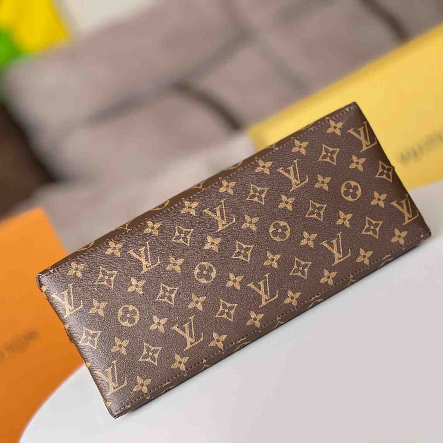 Louis Vuitton Grand Palais (34 x 24 x 15cm) - DesignerGu