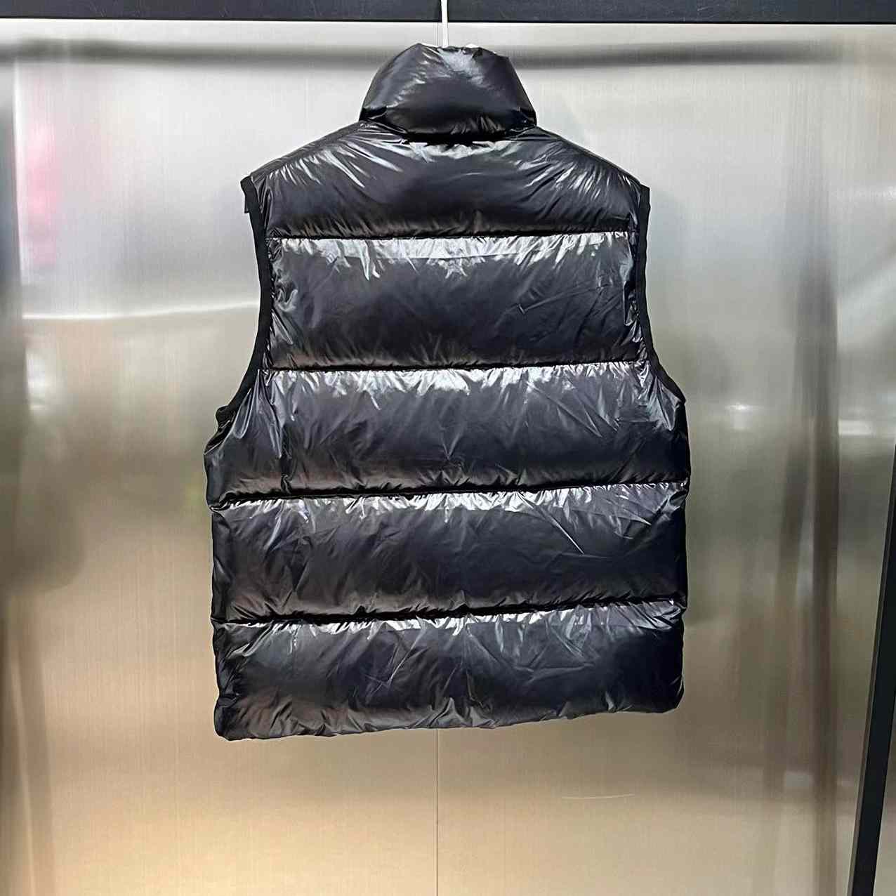 Moncler Sumido Down Vest - DesignerGu