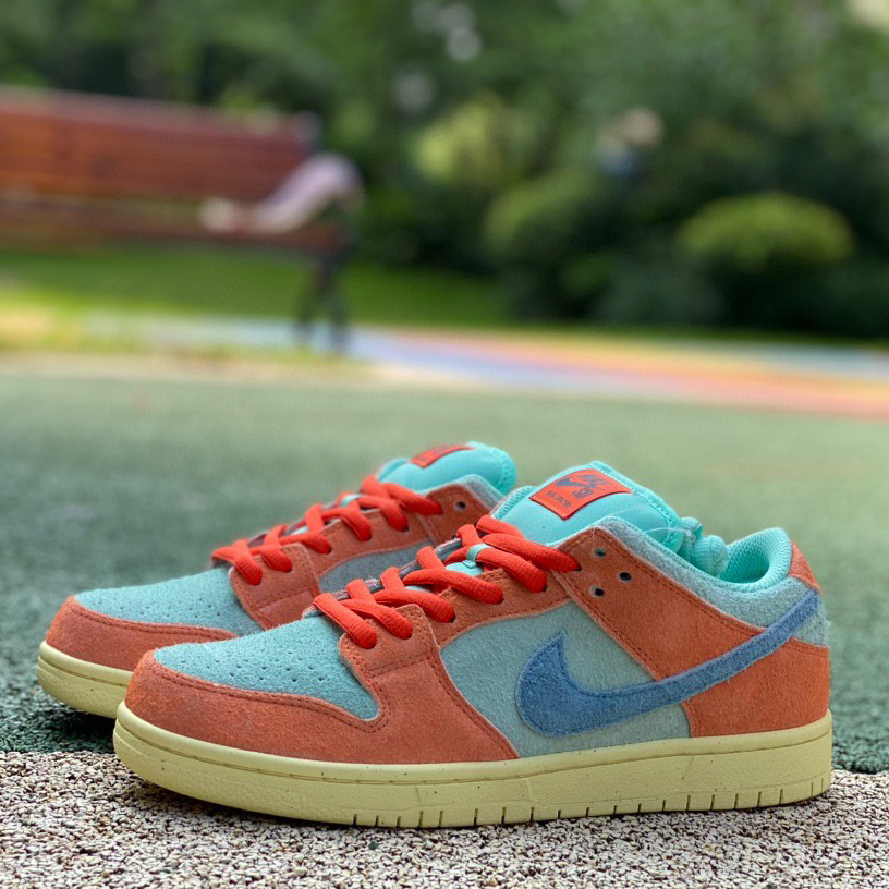 Nike Dunk SB Low Noise Aqua Sneakers       DV5429-80 - DesignerGu