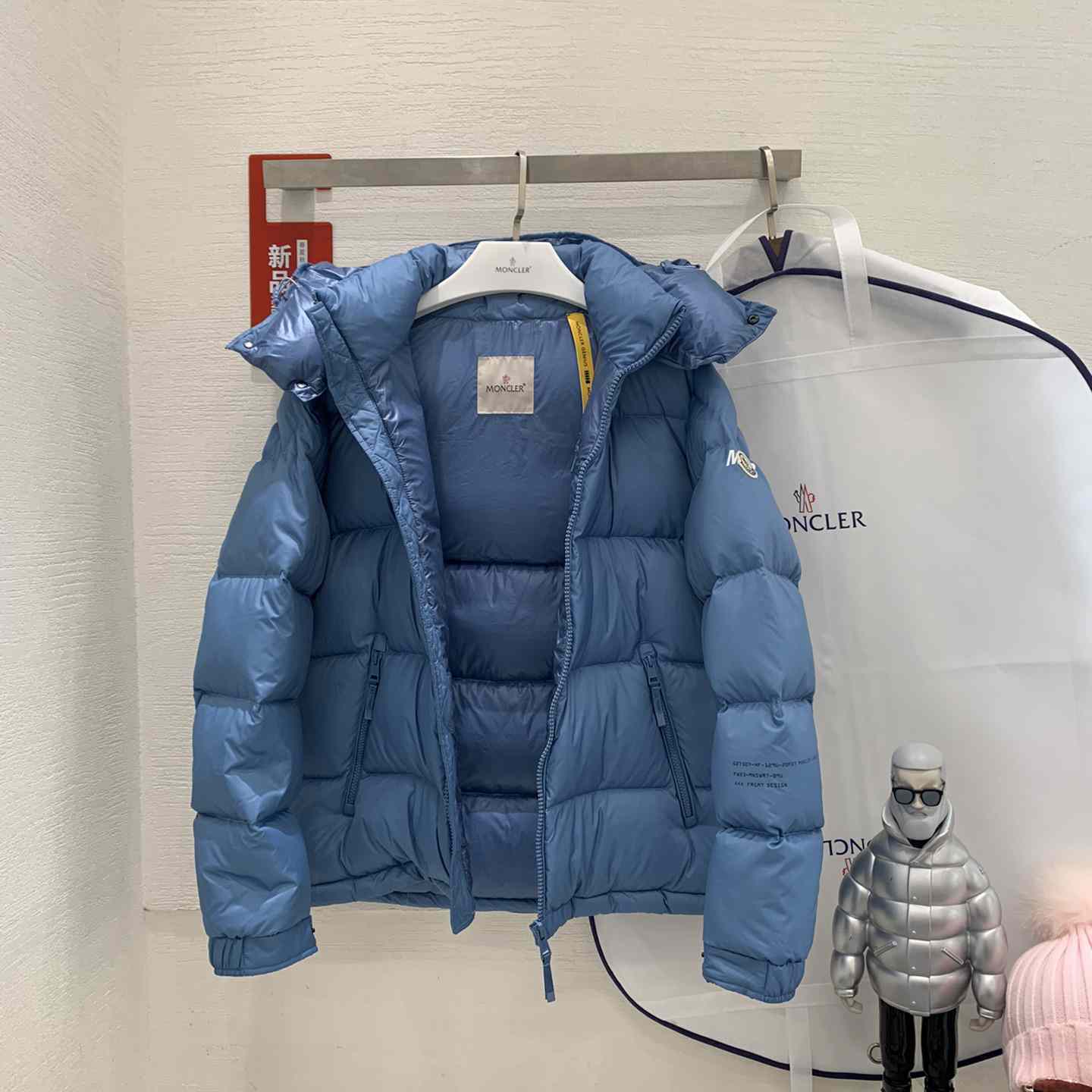 Moncler Acanthus Short Down Jacket - DesignerGu