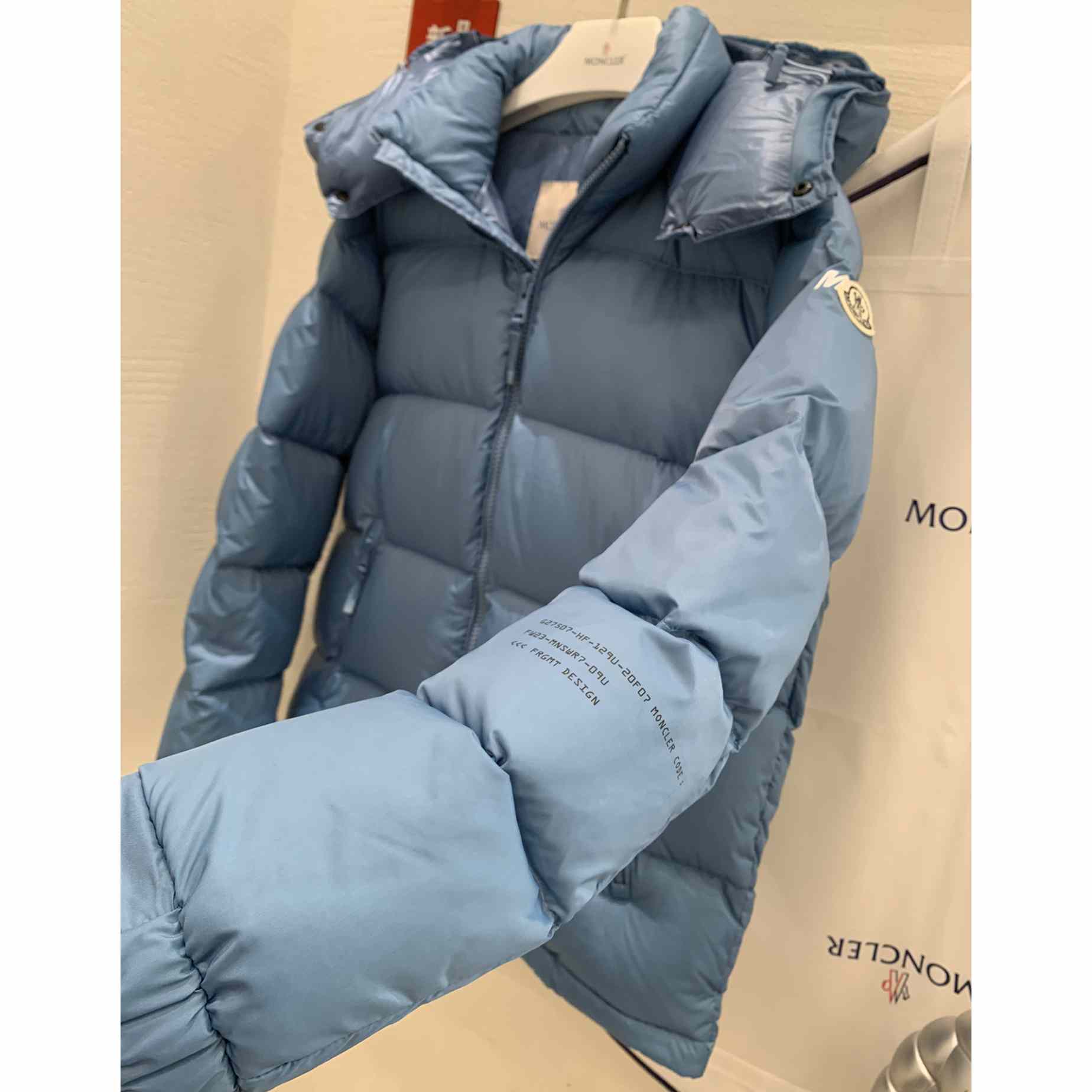 Moncler Acanthus Short Down Jacket - DesignerGu