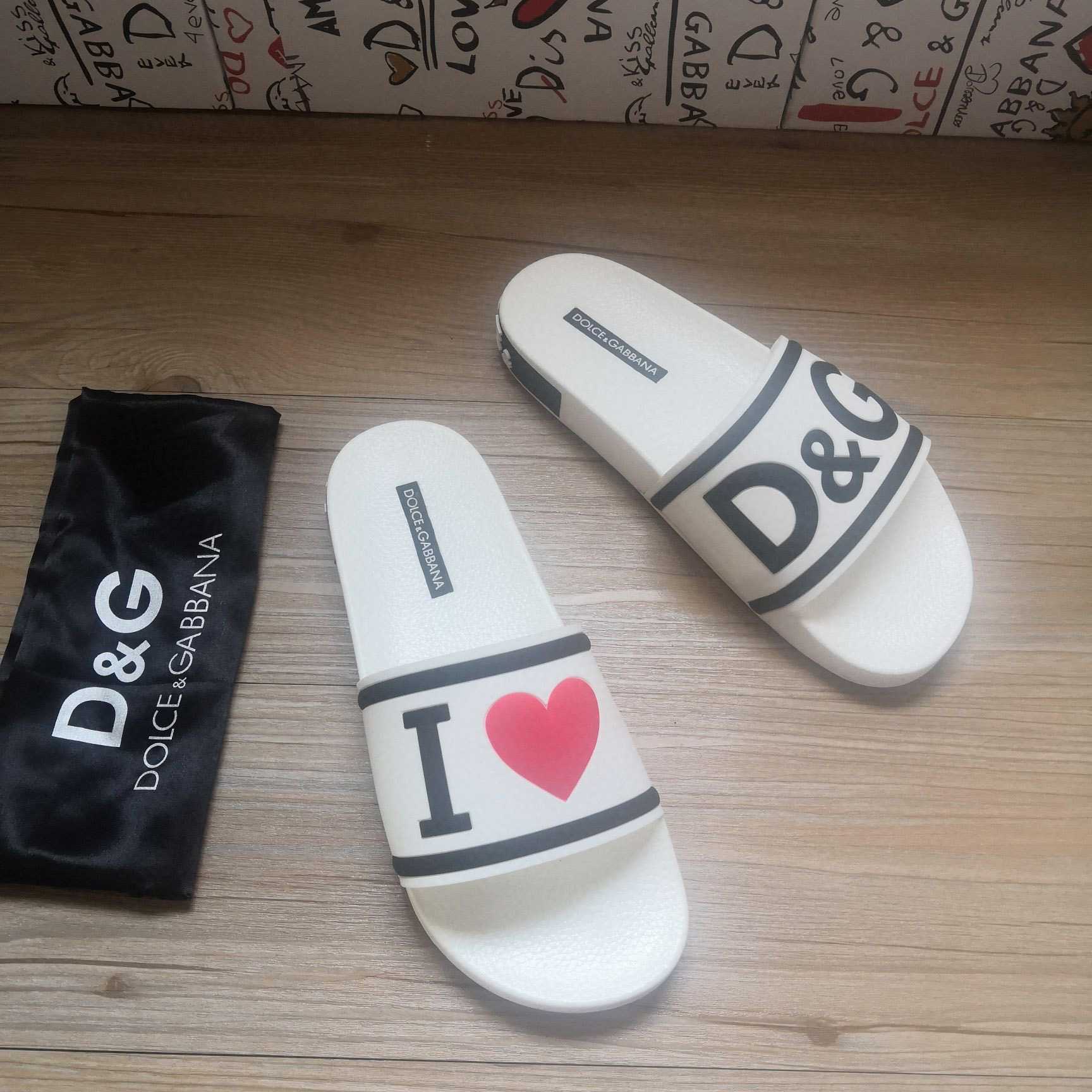 Dolce & Gabbana Logo Slides - DesignerGu