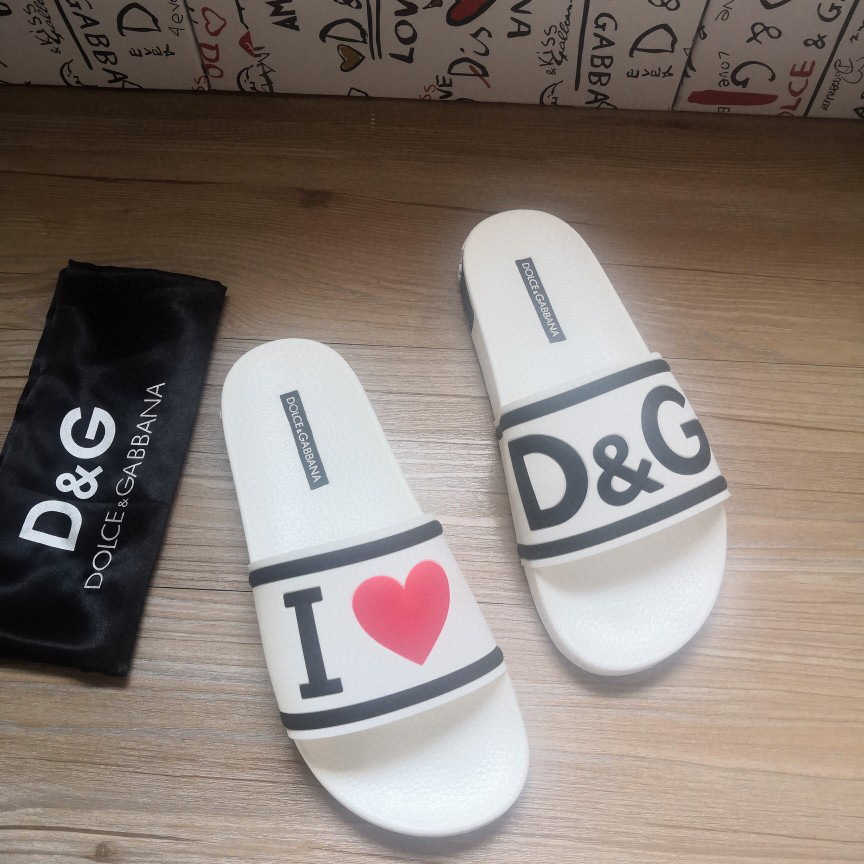 Dolce & Gabbana Logo Slides - DesignerGu