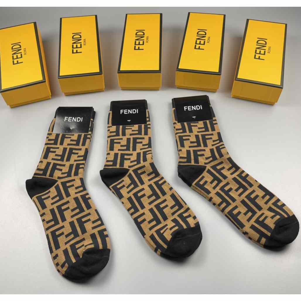 Fendi Socks /Box - DesignerGu