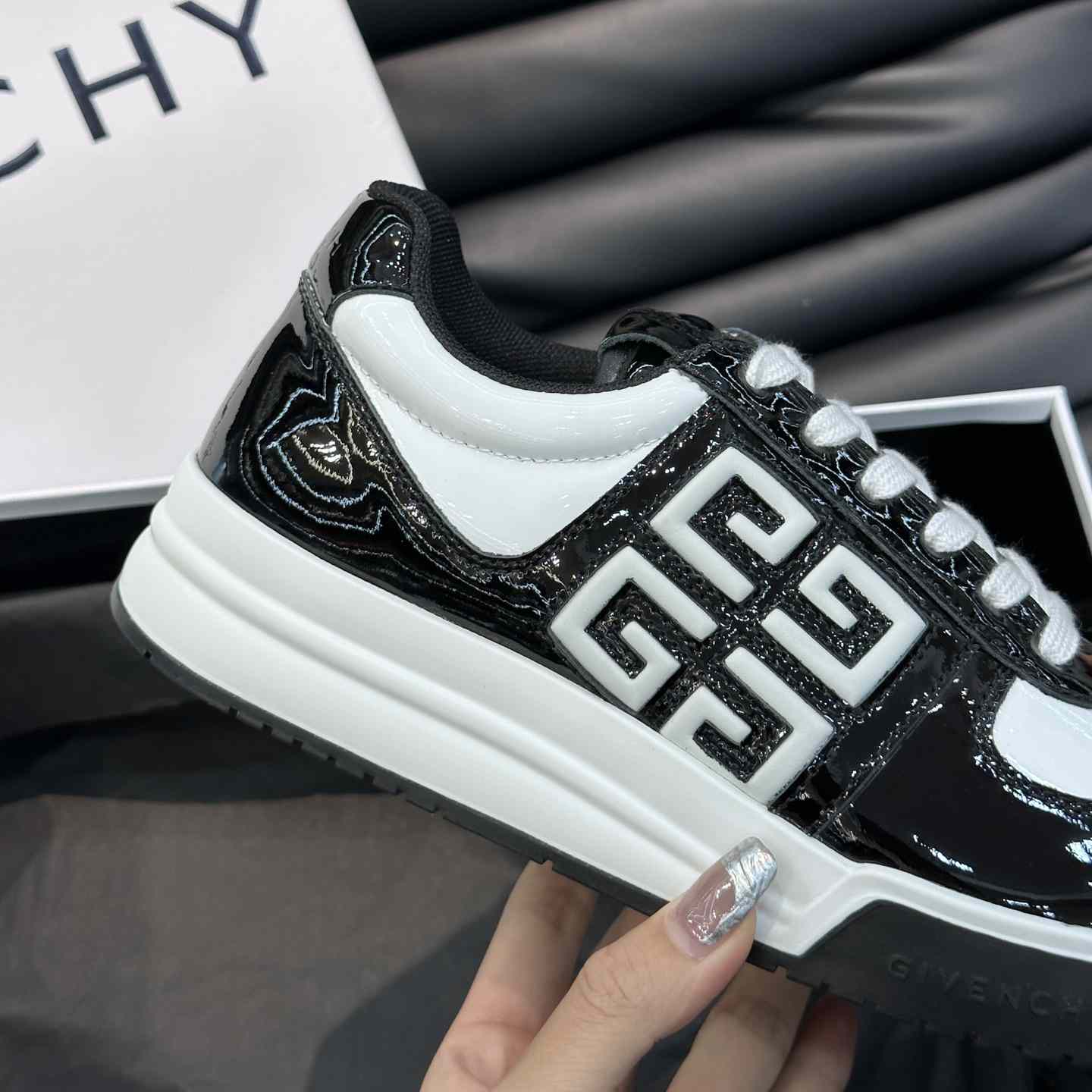 Givenchy G4 Sneakers In Patent Leather - DesignerGu