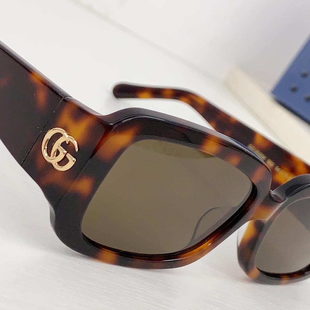 Gucci Specialized Fit Rectangular Sunglasse - DesignerGu