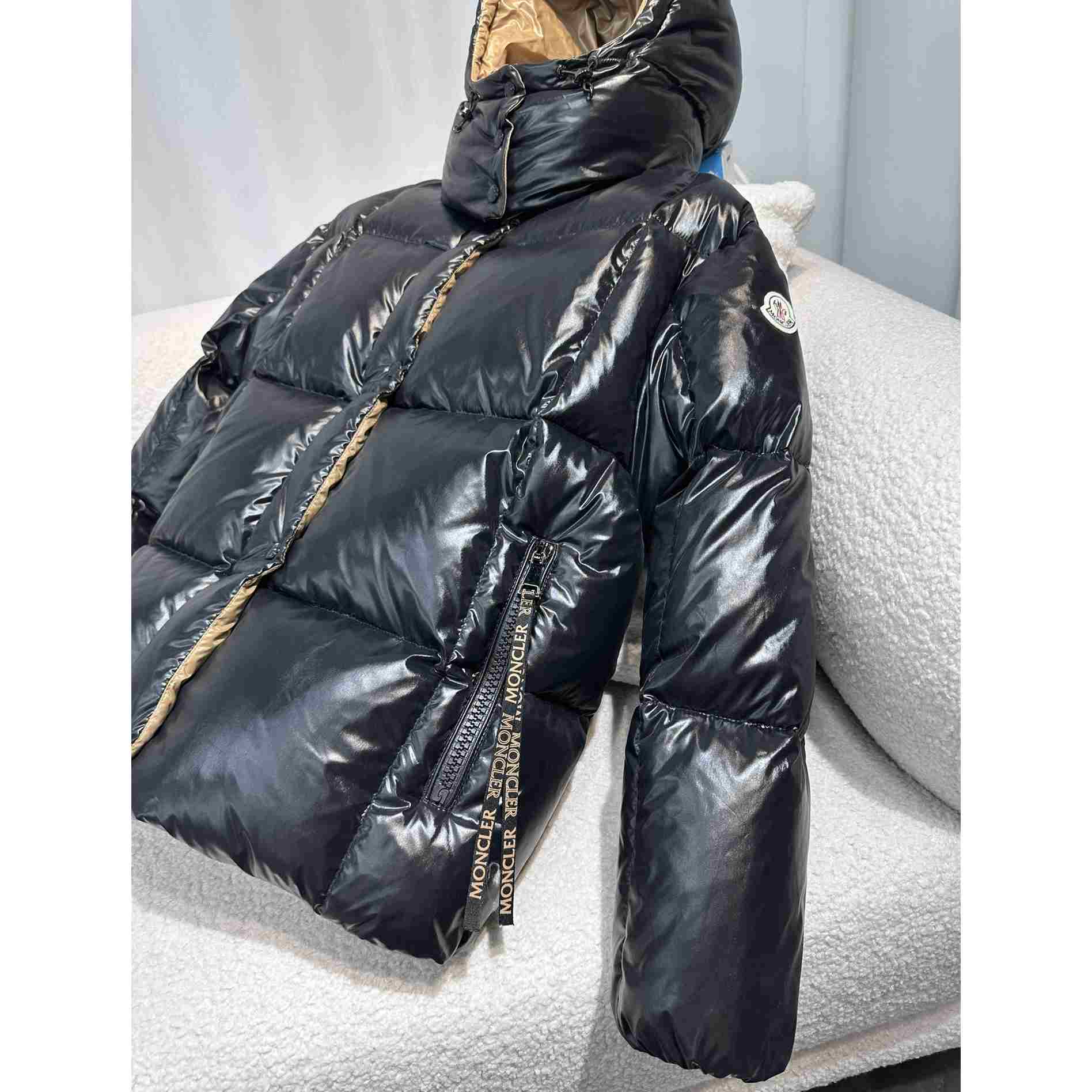 Moncler Parana Short Down Jacket - DesignerGu