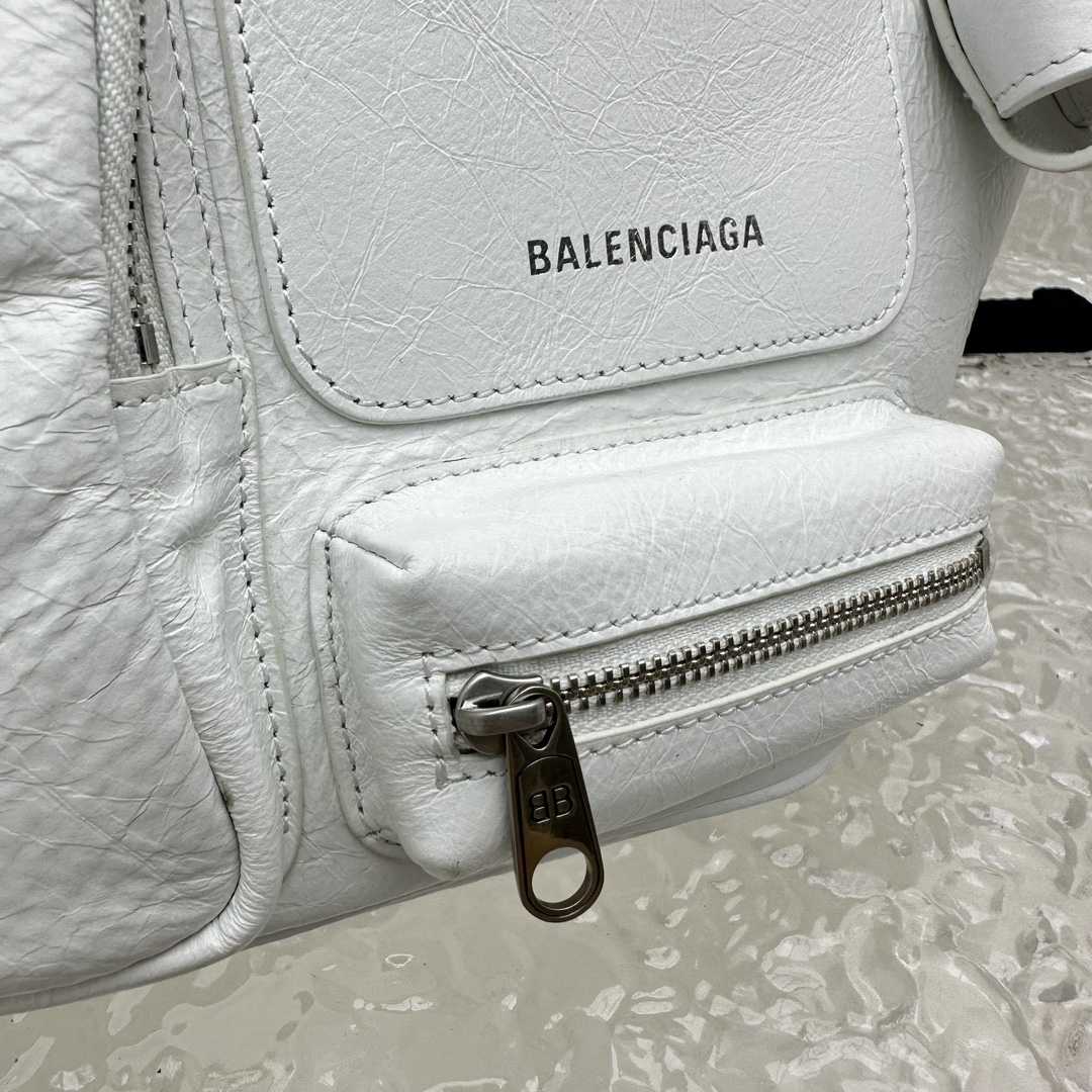 Balenciaga Superbusy Beltpack In White - DesignerGu