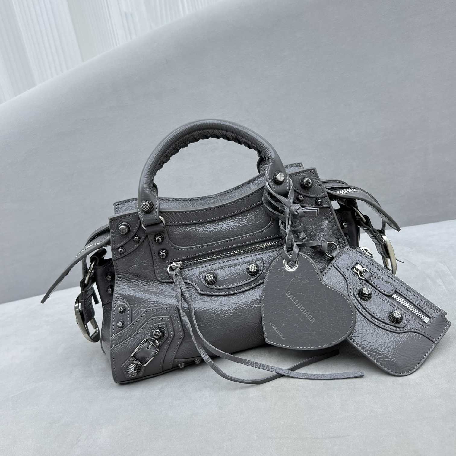 Balenciaga Neo Cagole Xs Shoulder Bag (26x13x18cm) - DesignerGu