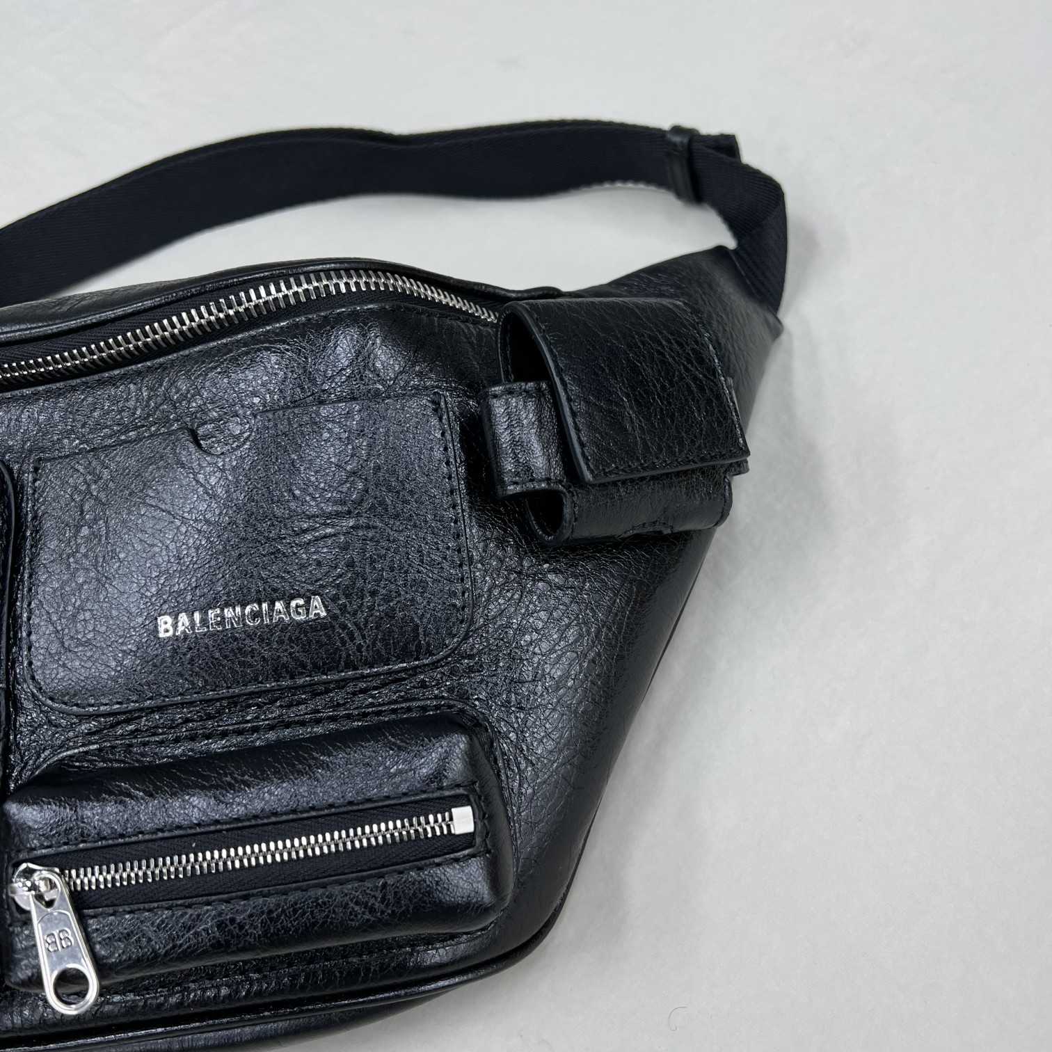 Balenciaga Superbusy Beltpack In Black - DesignerGu