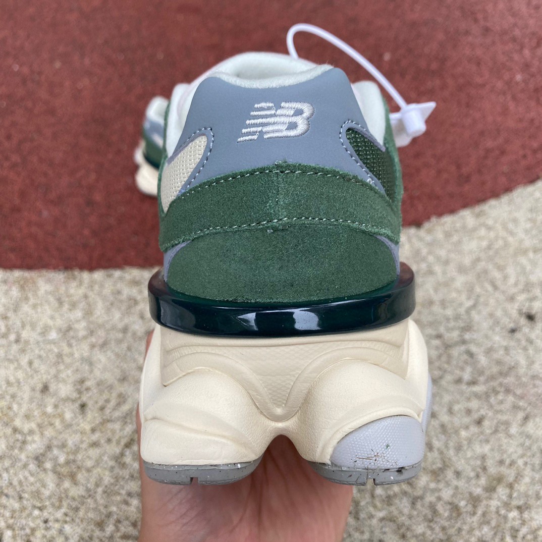 Joe Freshgoods x New Balance NB9060 Sneakers      U9060VNG - DesignerGu