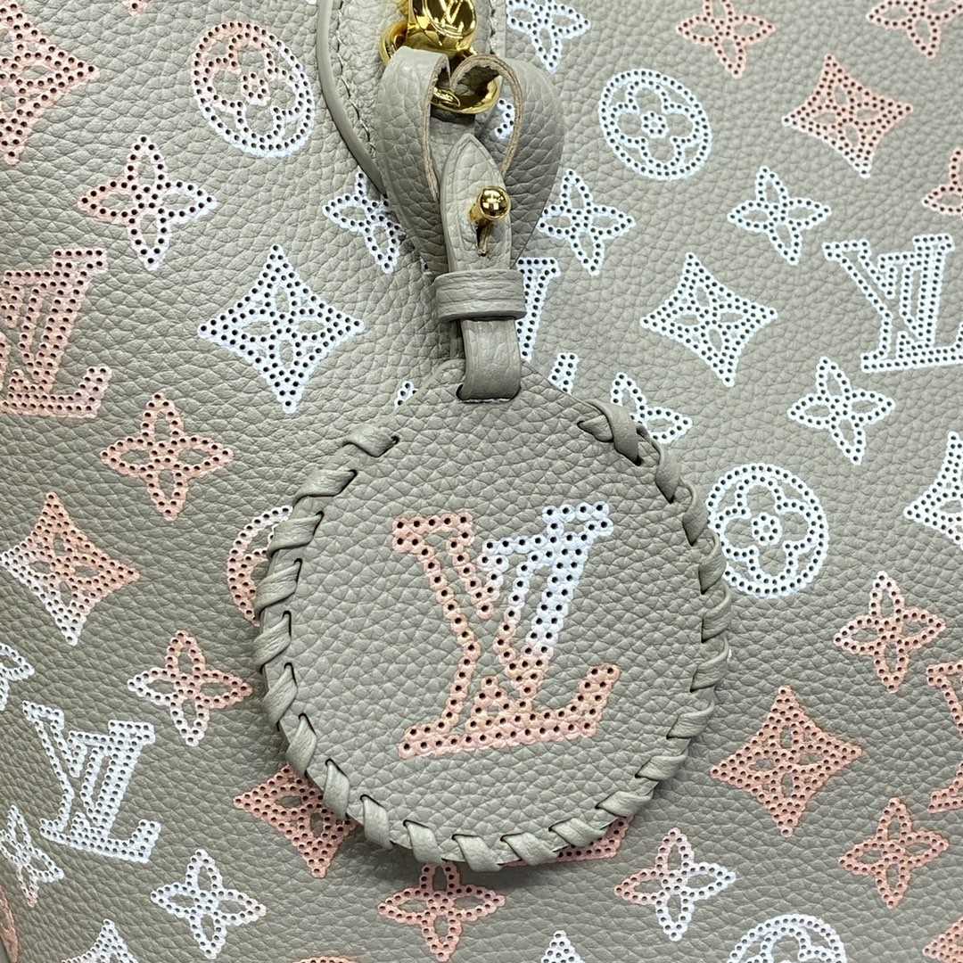 Louis Vuitton Blossom MM (30*27.5*16cm)  M23387 - DesignerGu