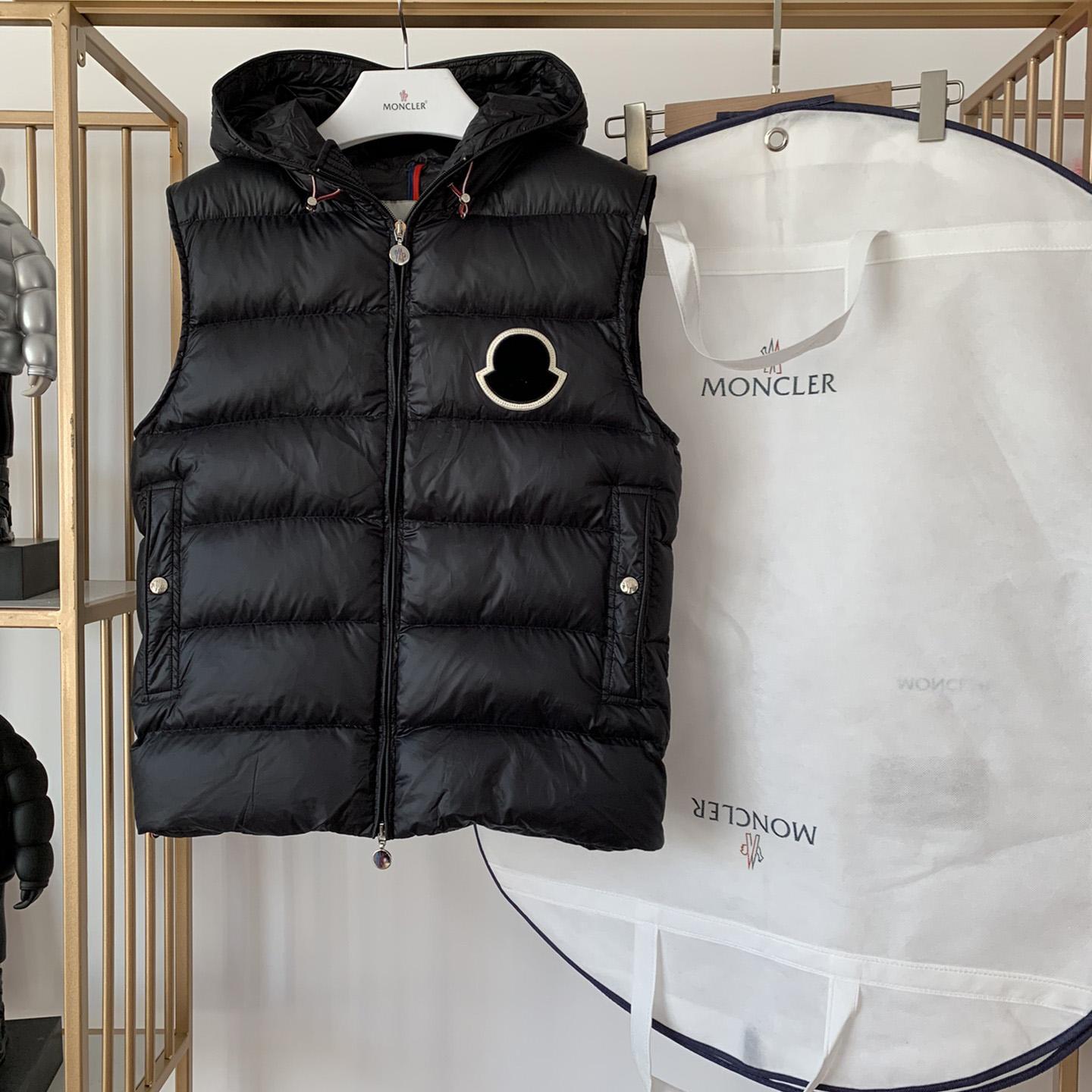 Moncler Black Vanoise Hooded Gilet - DesignerGu