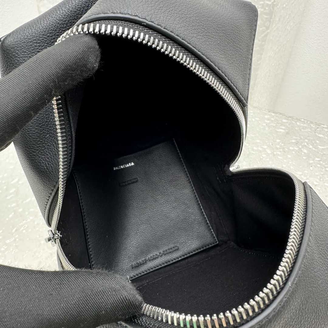 Balenciaga 4X4 Small Bag In Black - DesignerGu