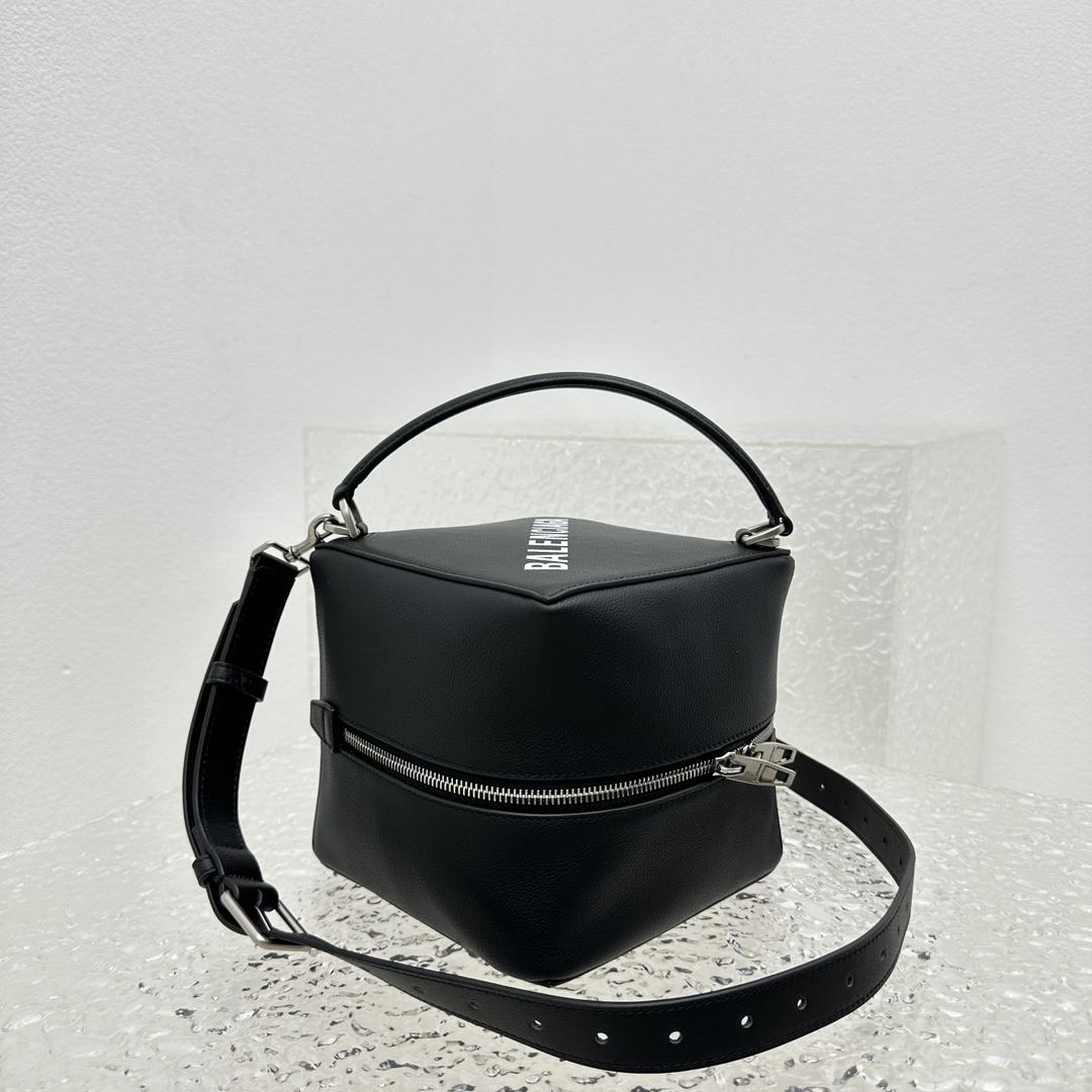 Balenciaga 4X4 Small Bag In Black - DesignerGu