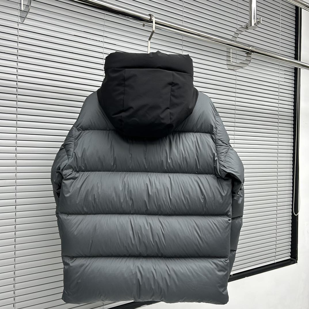 Moncler Maderia Logo-embossed Padded Jacket - DesignerGu