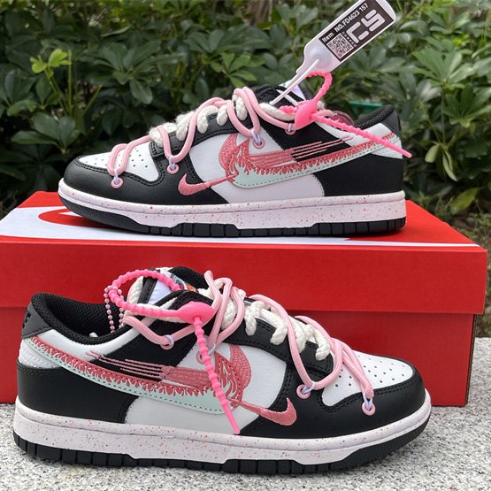 Nike Dunk Low Sneaker      FD4623-157 - DesignerGu