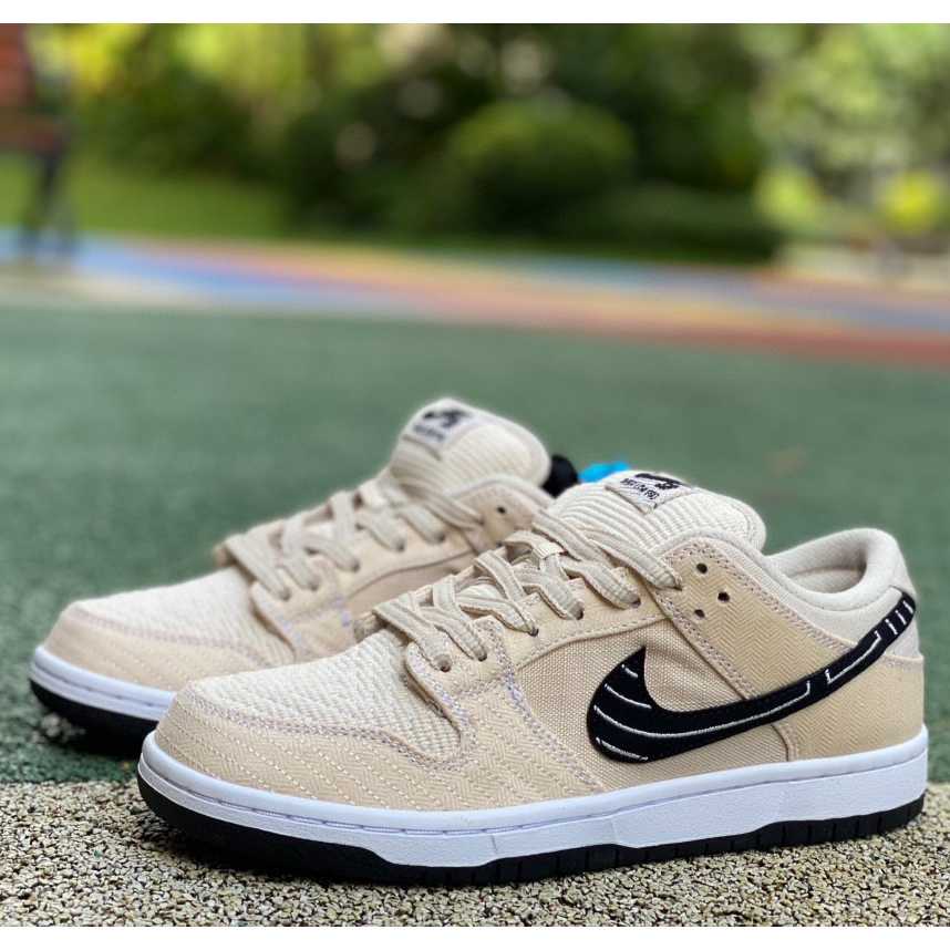 Albino & Preto x Nike Dunk SB Low Sneakers       FD2627-200 - DesignerGu