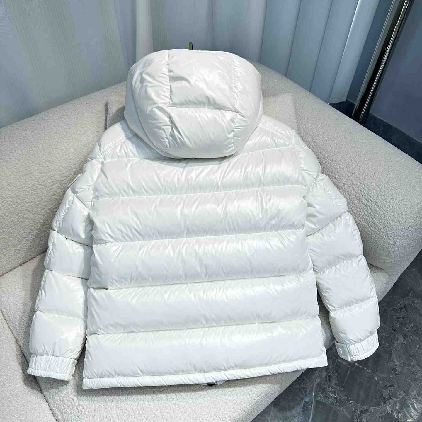 Moncler Maire Short Down Jacket - DesignerGu