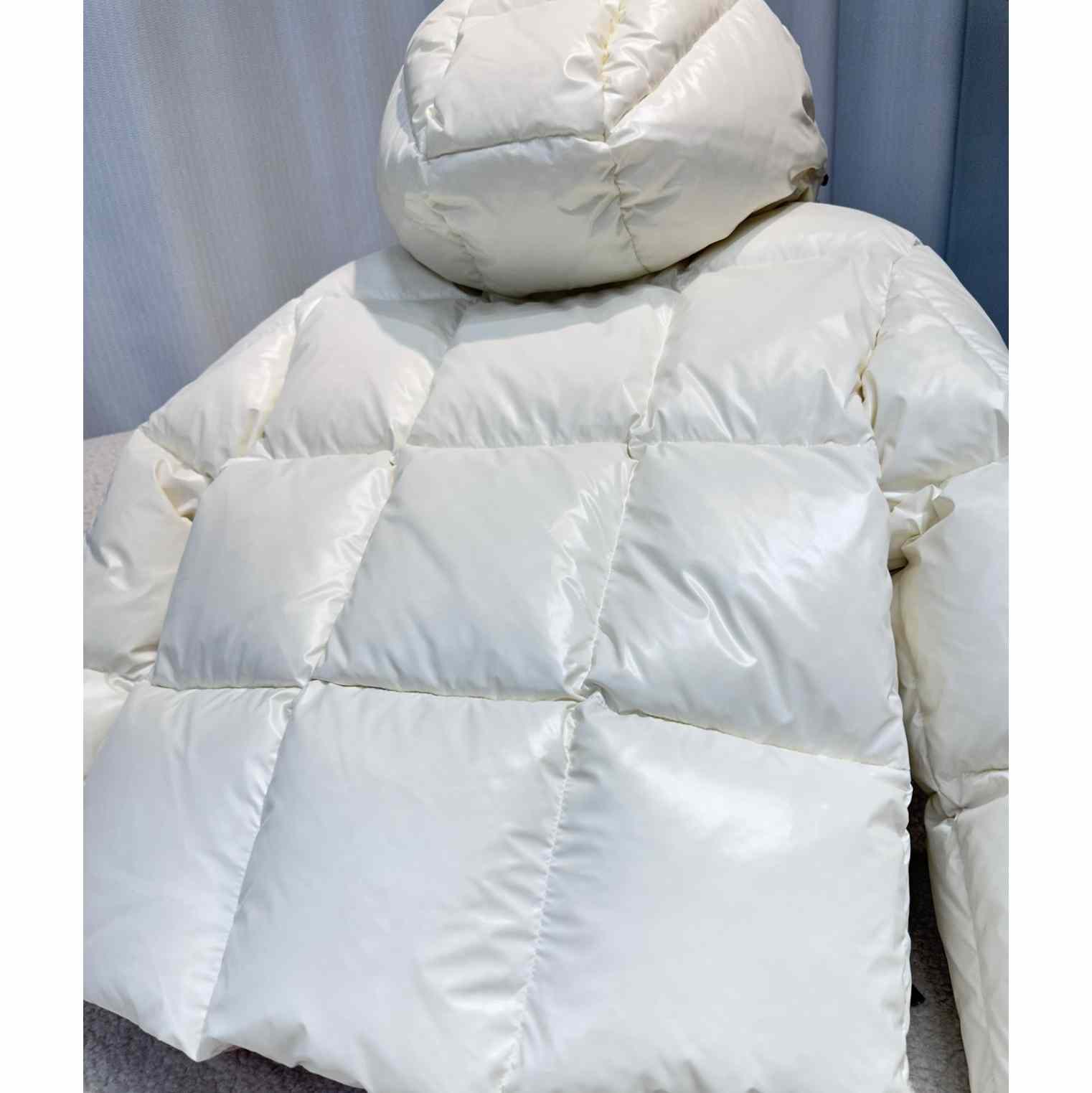 Moncler Parana Short Down Jacket - DesignerGu