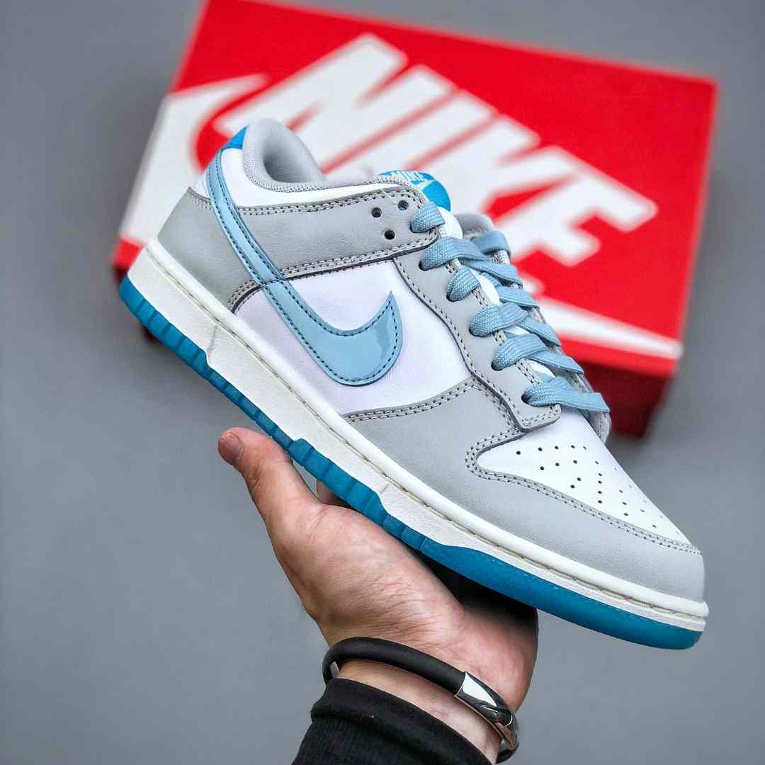 Nike Dunk Low SB Sneakers     FF3451-141 - DesignerGu