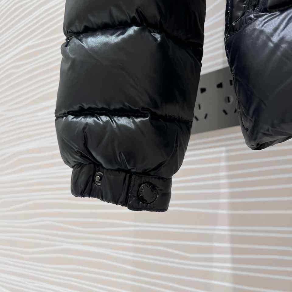 Moncler Bady Short Down Jacket - DesignerGu