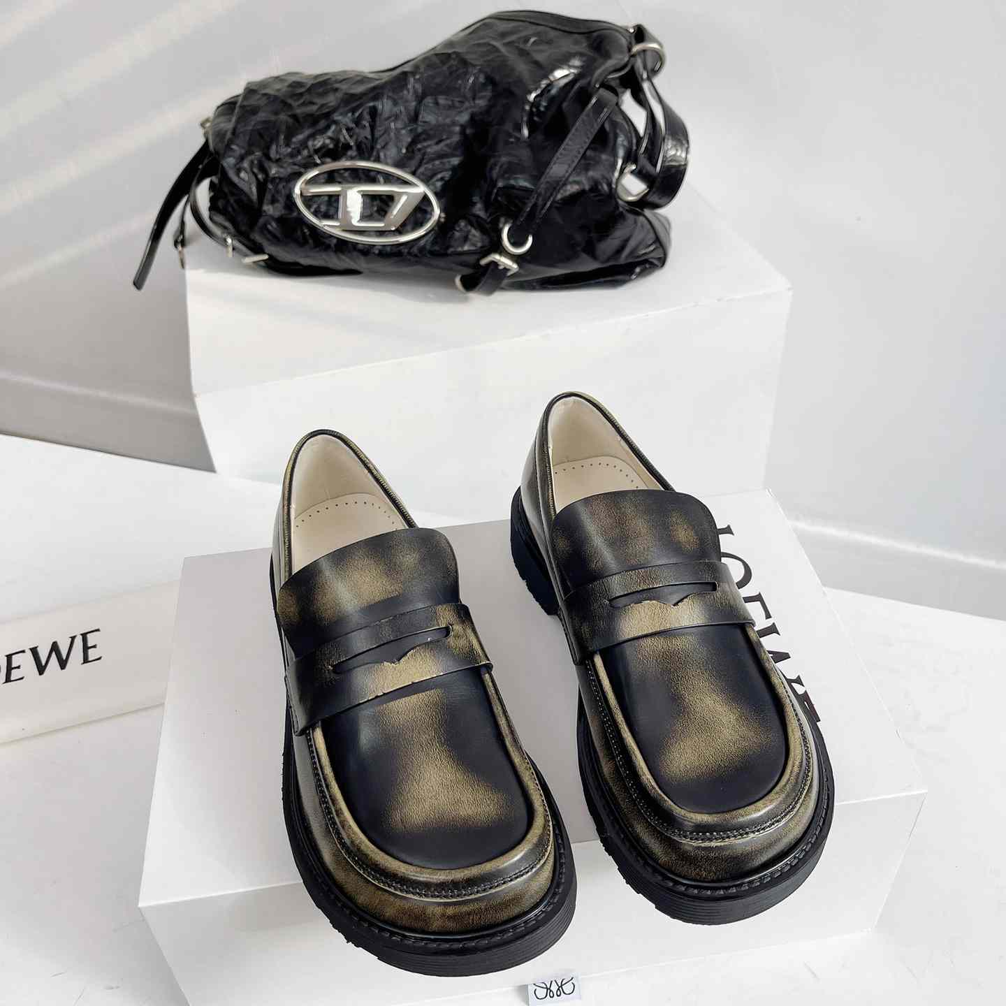 Loewe Blaze Loafer In Bicolour Brushed-off Calfskin - DesignerGu