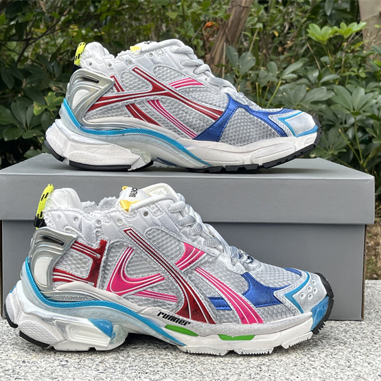 Balenciaga Runner Sneaker  - DesignerGu