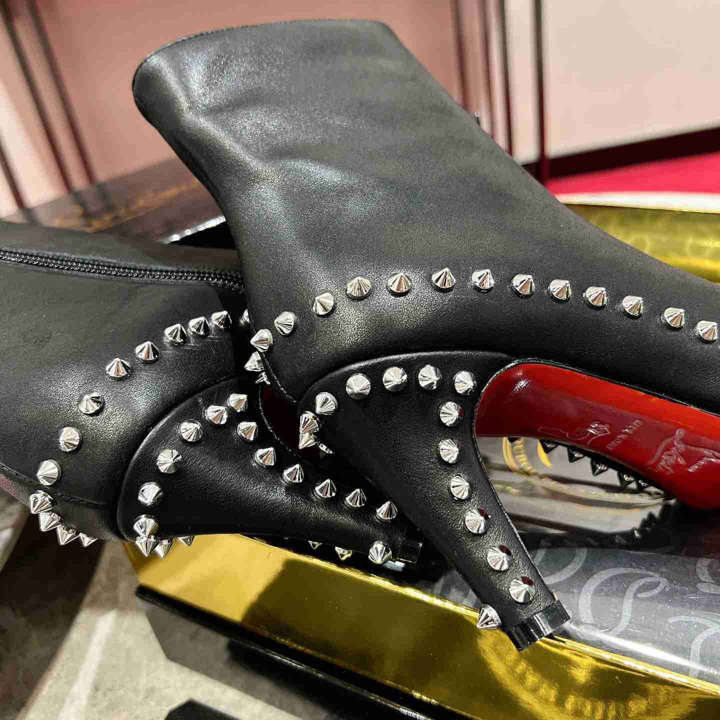 Christian Louboutin Vidura 85MM Leather Booties - DesignerGu